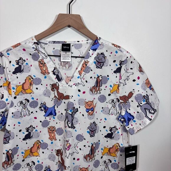 Disney Tooniforms Lady and the Tramp/Aristocats Neck Scrub Top NEW Medium - Picture 9 of 16